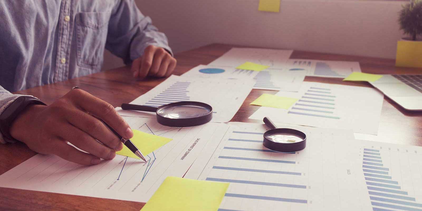 cyber security consultant performing a gap analysis in part of an IT risk assessment